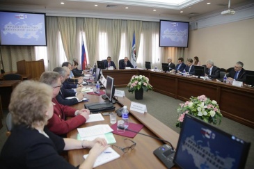 сергей меняйло провел в иркутске совещание на тему противодействия распространению суррогатной спиртосодержащей продукции в иркутской области