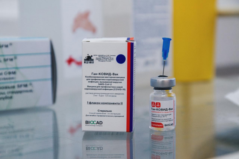 в иркутской области  первым компонентом вакцины от covid-19 привито более 51 тысячи человек