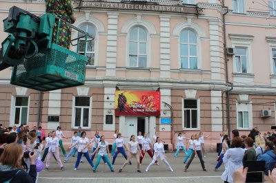 медицинские сестры  городской ивано-матренинской детской клинической больницы организовали флешмоб в честь профессионального праздника