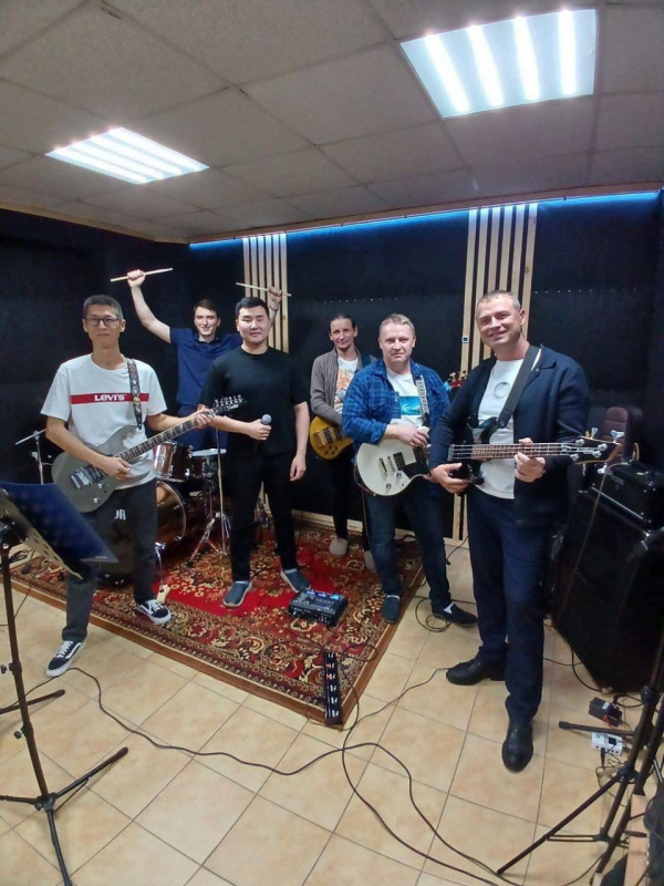 врачи ангарской городской больницы создали музыкальную группу «бренд агб»