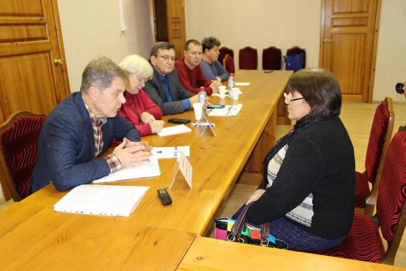 в ходе рабочего визита в тулун, министр здравоохранения иркутской области олег ярошенко провёл личный приём граждан по поручению губернатора иркутской области сергея левченко и председателя правительства иркутской области руслана болотова.