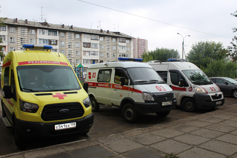 за четыре года на иркутскую станцию скорой медицинской помощи поступило 54 новых автомобиля 