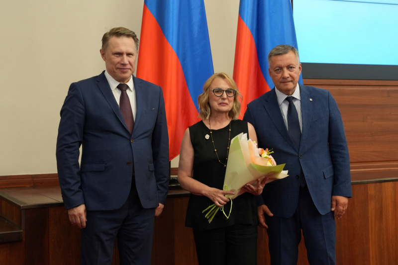 министр здравоохранения россии михаил мурашко наградил работников здравоохранения в иркутске