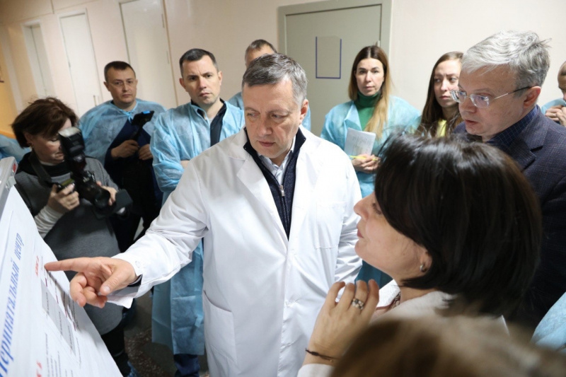 игорь кобзев посетил ангарскую городскую больницу, объединившую в 2022 году три медучреждения