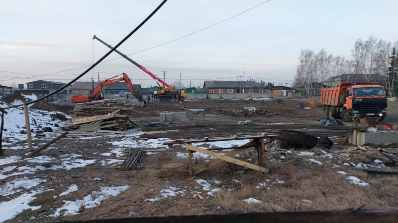 строительство детской поликлиники в поселке залари идет по графику