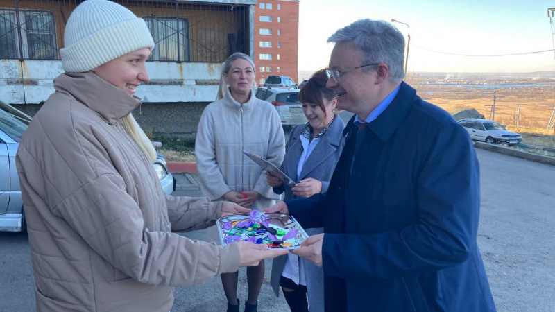медицинские работники городской больницы №9 в иркутске получили служебное жильё