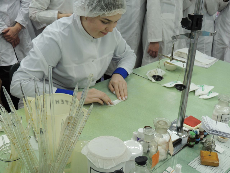 более 500 школьников и около 100 родителей посетили иркутский базовый медколледж в единый день открытых дверей федерального проекта «профессионалитет»