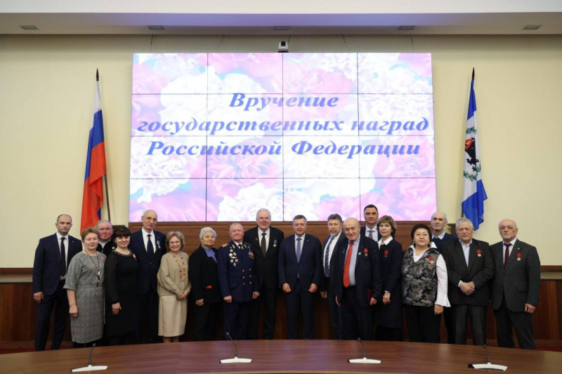 двум сотрудницам ивано-матренинской детской клинической больницы вручили медали луки крымского